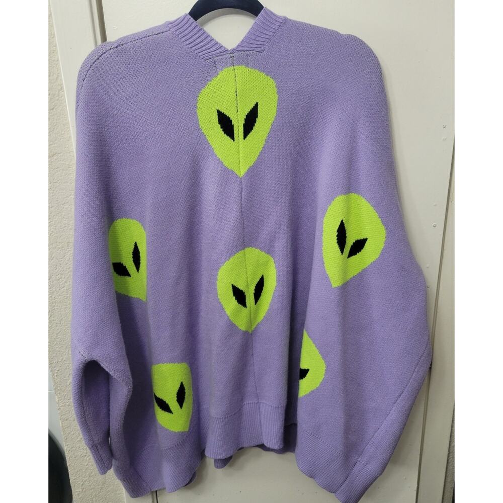 Dressed in LALA Oversized Alien Cardigan in Lavender Size L/XL - Picture 2 of 7